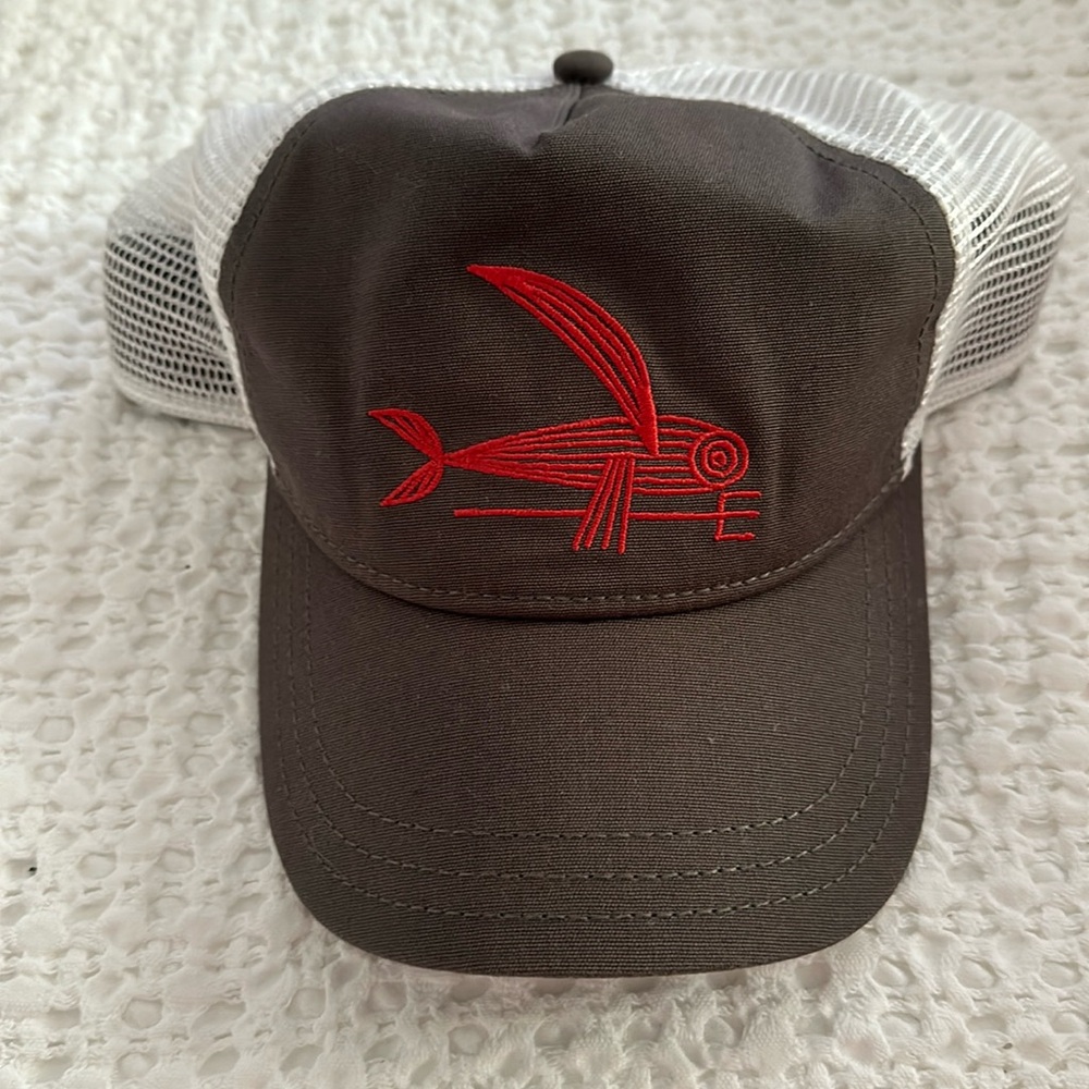 patagonia adjustable hat. only worn once.